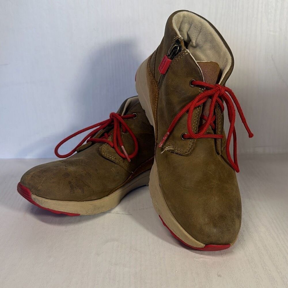 Ugg Kids Canoe III Weather boots 1120972K Boys size 3 Chestnut Red Laces